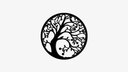 Symbole en ciselure représentant un arbre stylisé avec branches et feuilles dans un cercle noir.