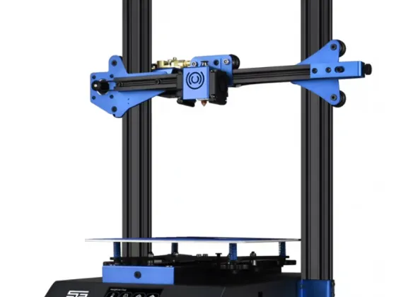 Une imprimante 3D de bureau utilisant une technologie FDM avec cadre en aluminium et éléments blue, prête à imprimer un objet.