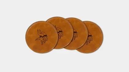 Set de quatre sous-verres en faux cuir marron avec logo de Viking en noir