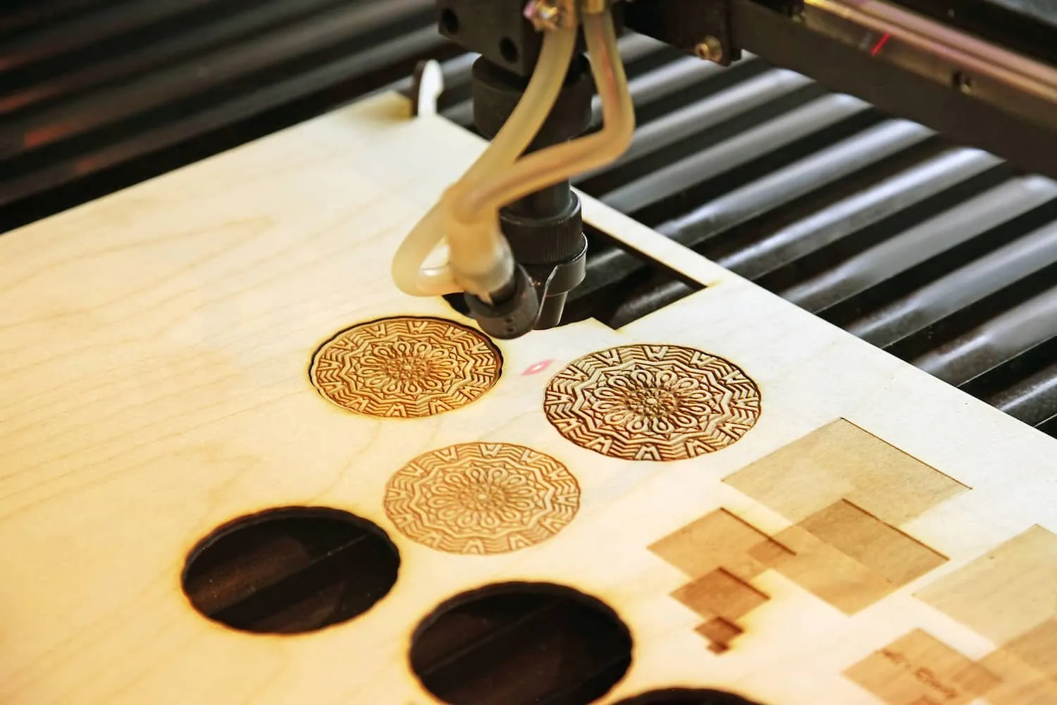 Découpage bois avec laser