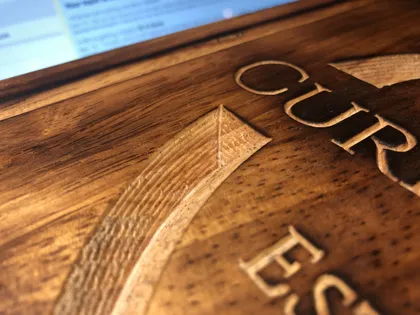 Enseigne en bois CNC