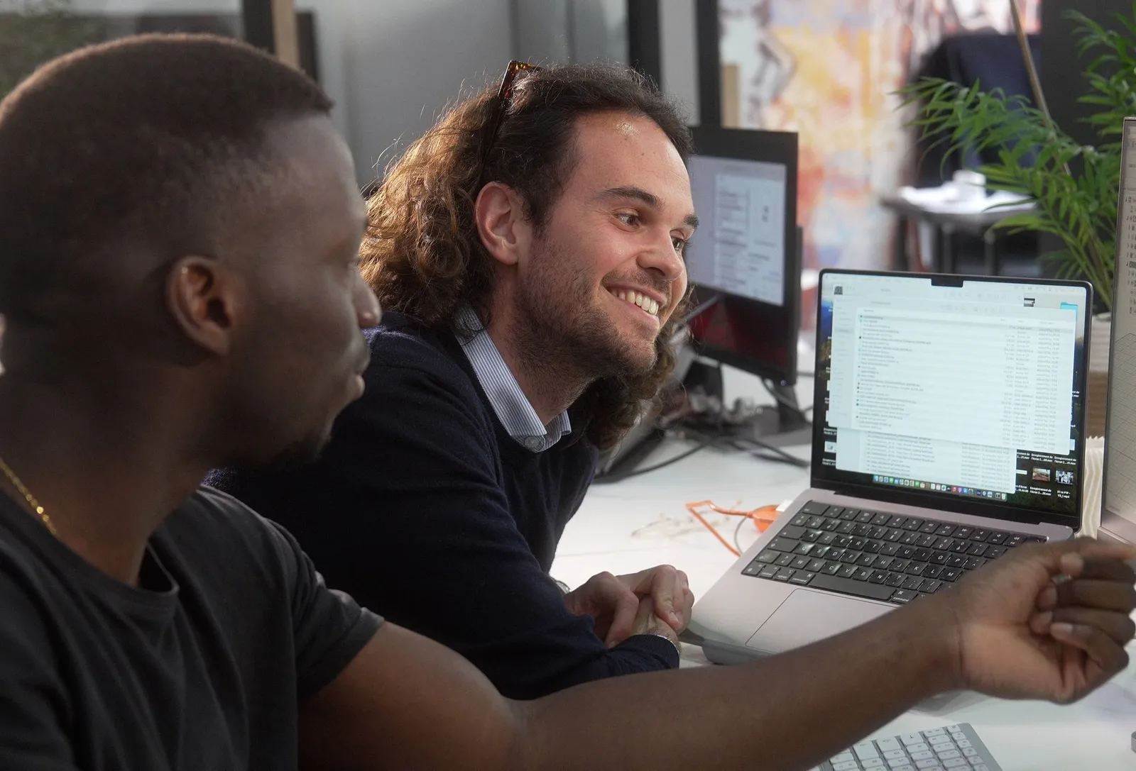 Une formation au bureau sur ordinateur