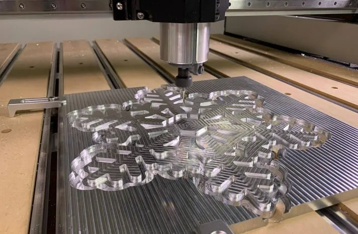 Fraisage CNC d'un motif sur du métal