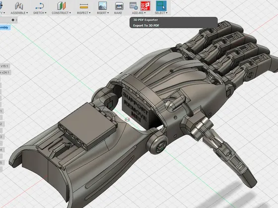 Une modélisation 3D d'une main robotique avec des articulations mécaniques et des structures détaillées, visualisée dans un logiciel de conception assistée par ordinateur (CAO).
