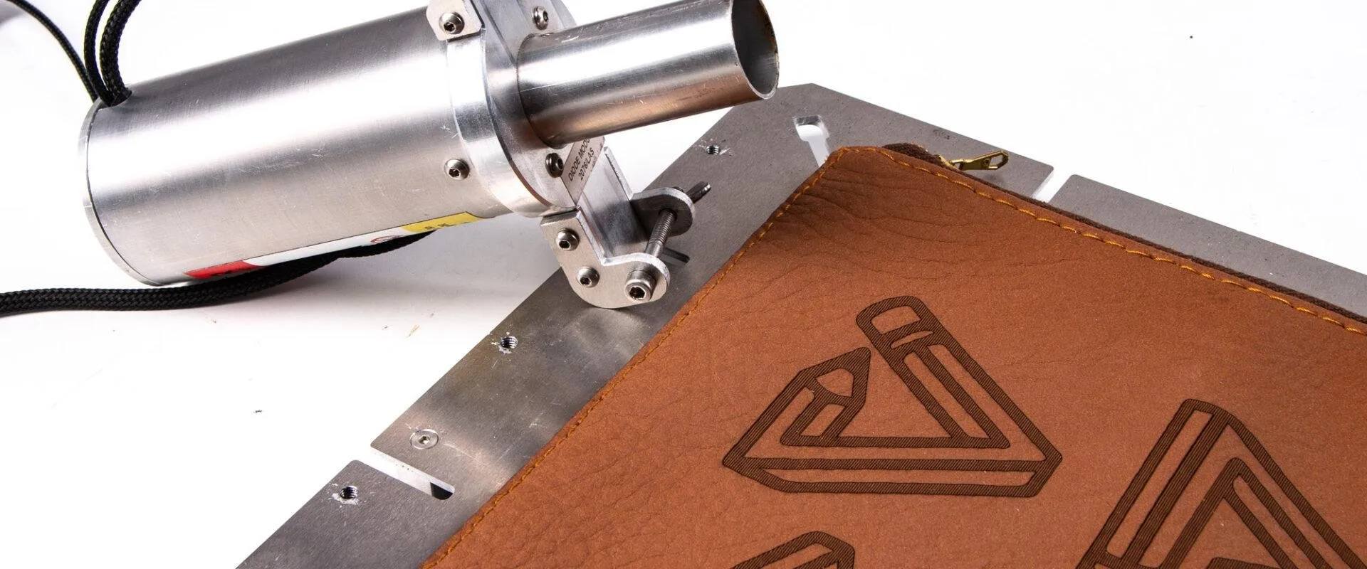 Gravure laser sur du cuir et machine