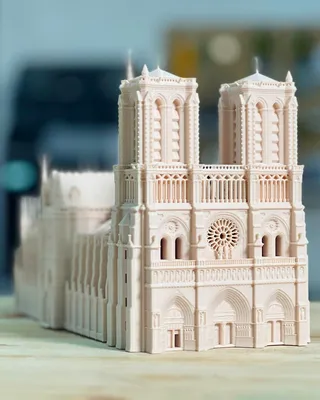 Modèle réduit en plastique du Cathédrale Notre-Dame de Paris