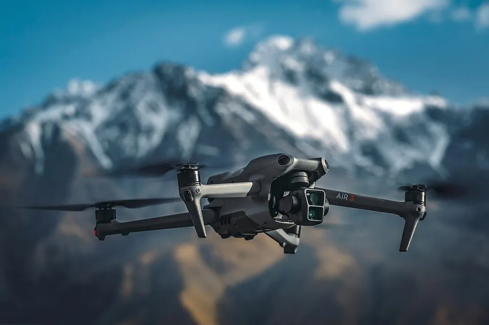 Drone réalisant des prises de vue aériennes professionnelles