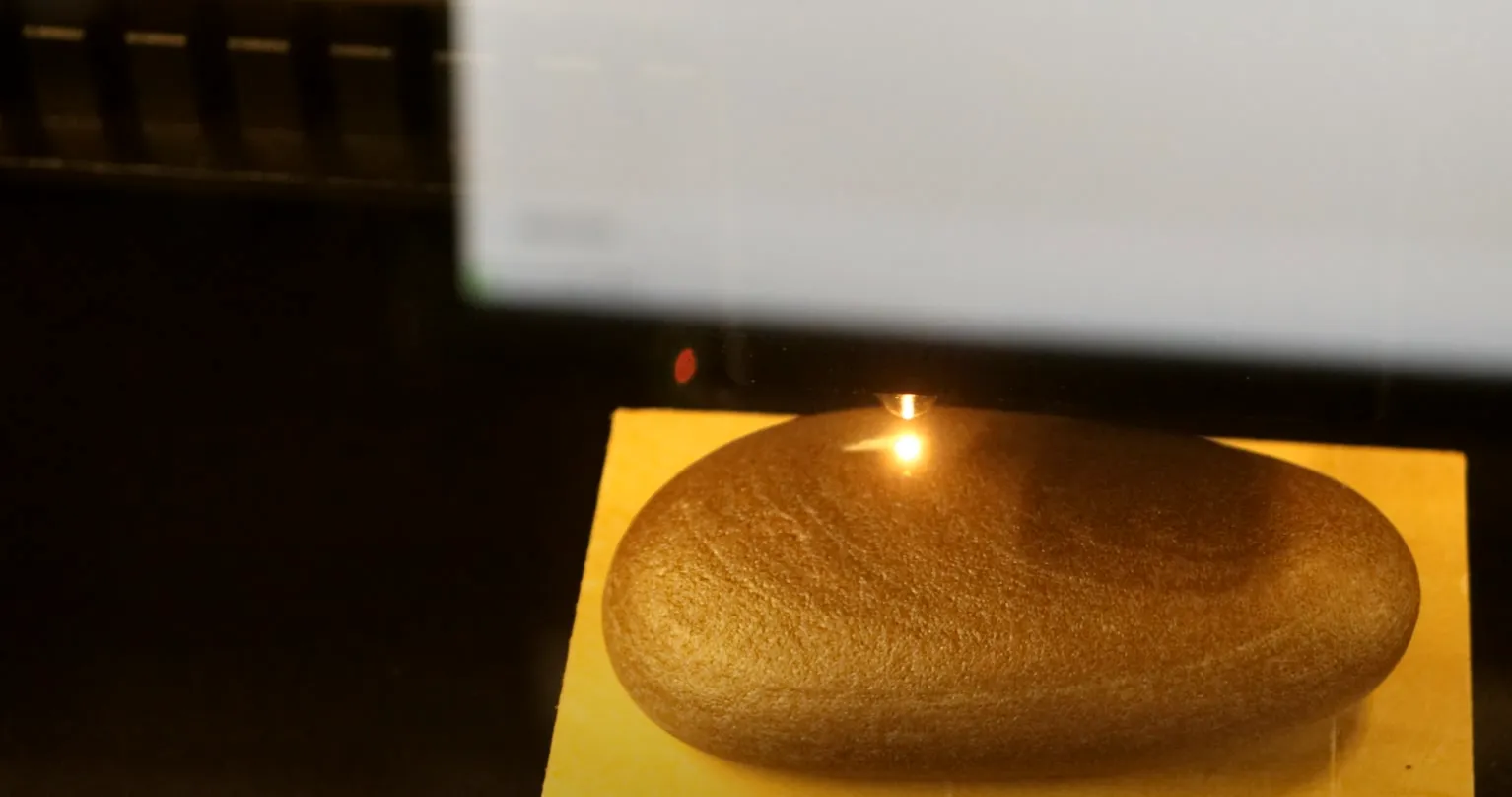 laser de machine sur pierre