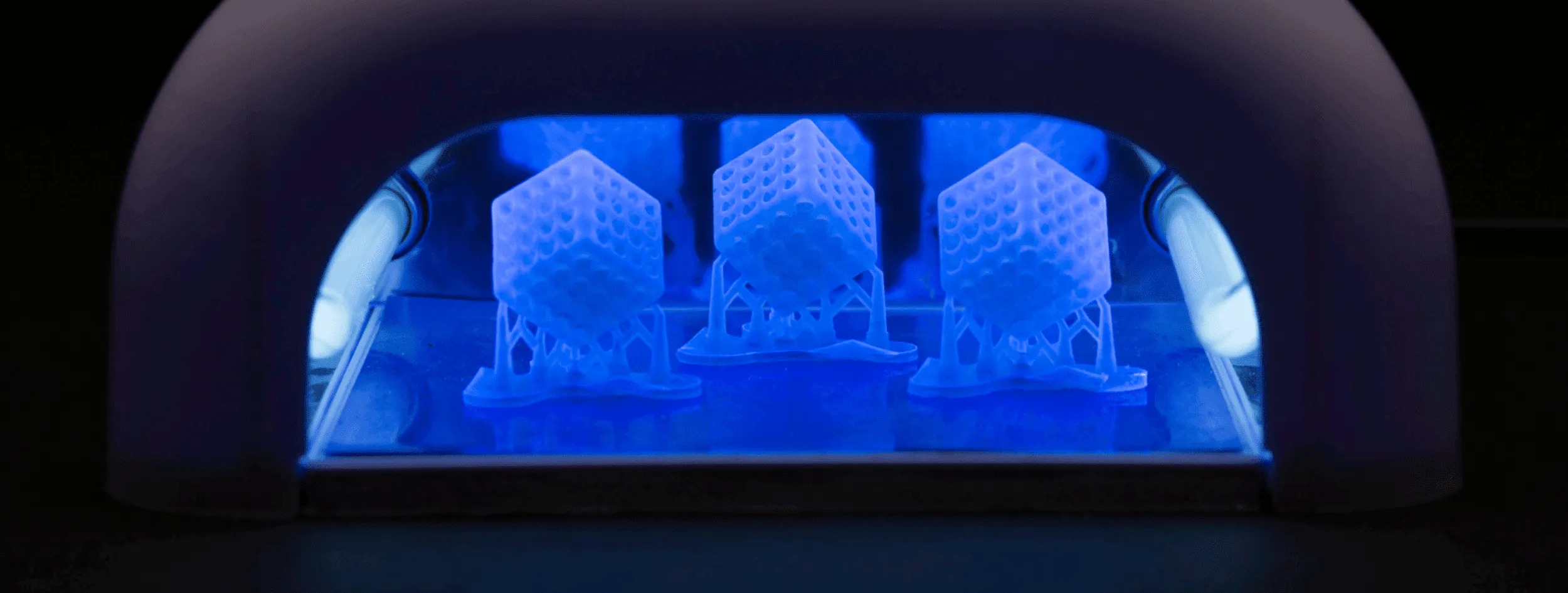 Objet en résine sous polymérisation UV